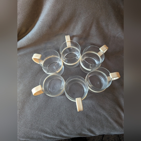 6 Vintage Glass Mugs 8oz Coffee or Tea Glass Mugs with Cream Coloured Plastic - Picture 9 of 9